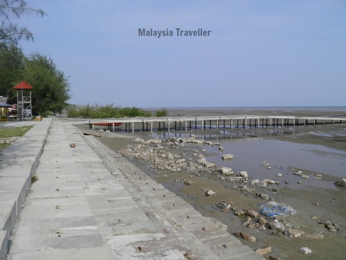 batu-laut-beach-sea-wall